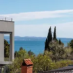 Stunning Kasuni Beach Apartments In Split